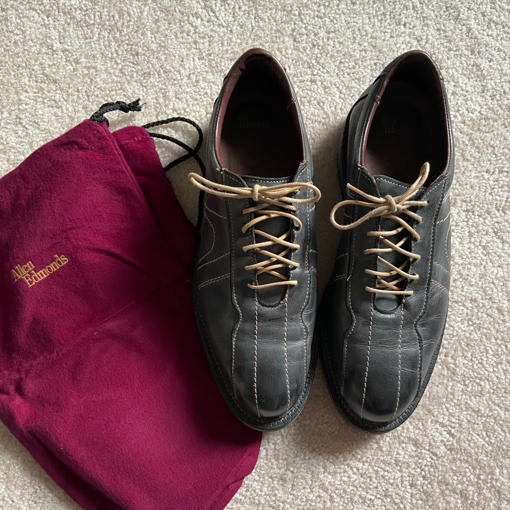 Allen Edmonds Voyager, size 10.5, black